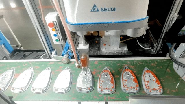 SCARA 机器人产线